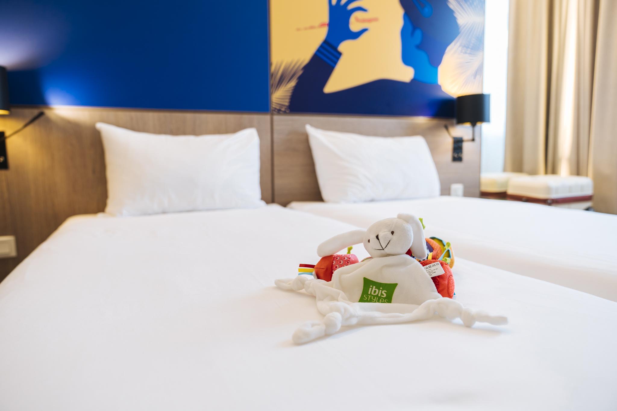 Ibis Styles Nice Aeroport Arenas Exterior foto