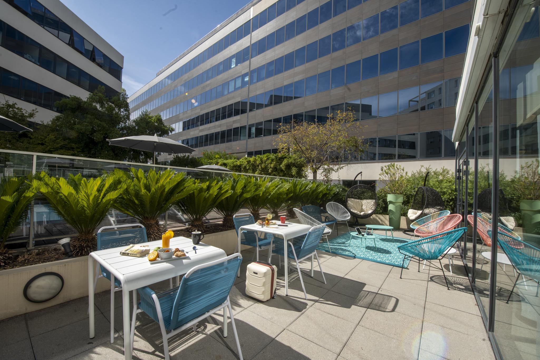 Ibis Styles Nice Aeroport Arenas Exterior foto